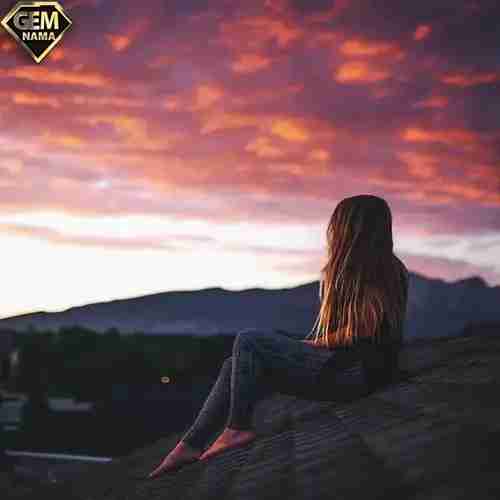 آهنگ کیه کیه در میزنه من دلم میلرزه با صدای زن