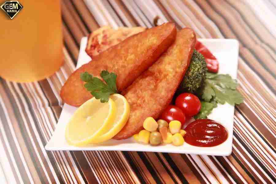 طرز تهیه کتلت سیب زمینی با گوشت کوکو سیب زمینی شکم پر