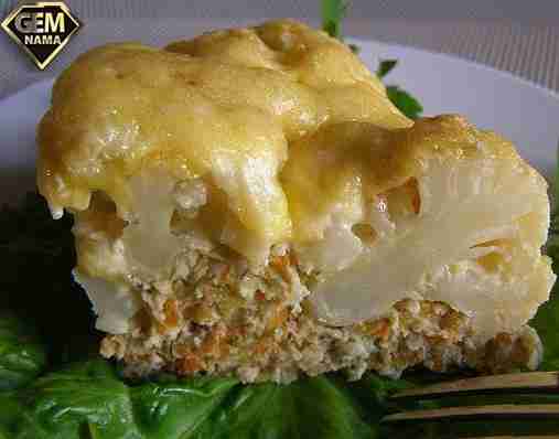 طرز تهیه کیک گل کلم با سینه مرغ