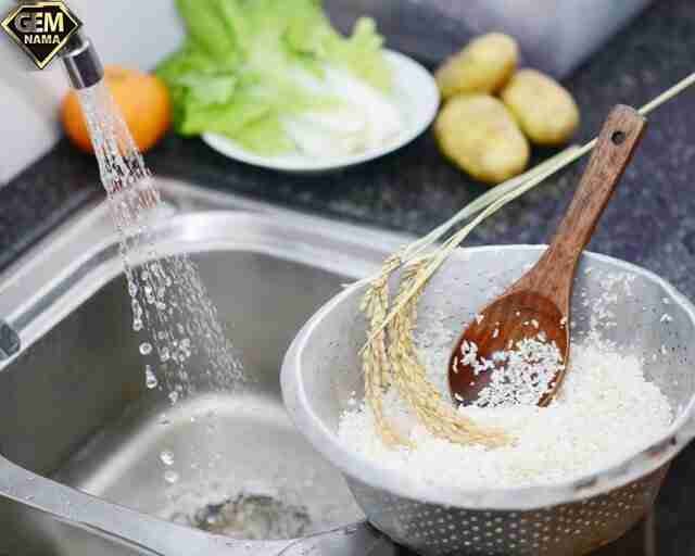 آیا شستن برنج باکتریهای آن را از بین میبرد