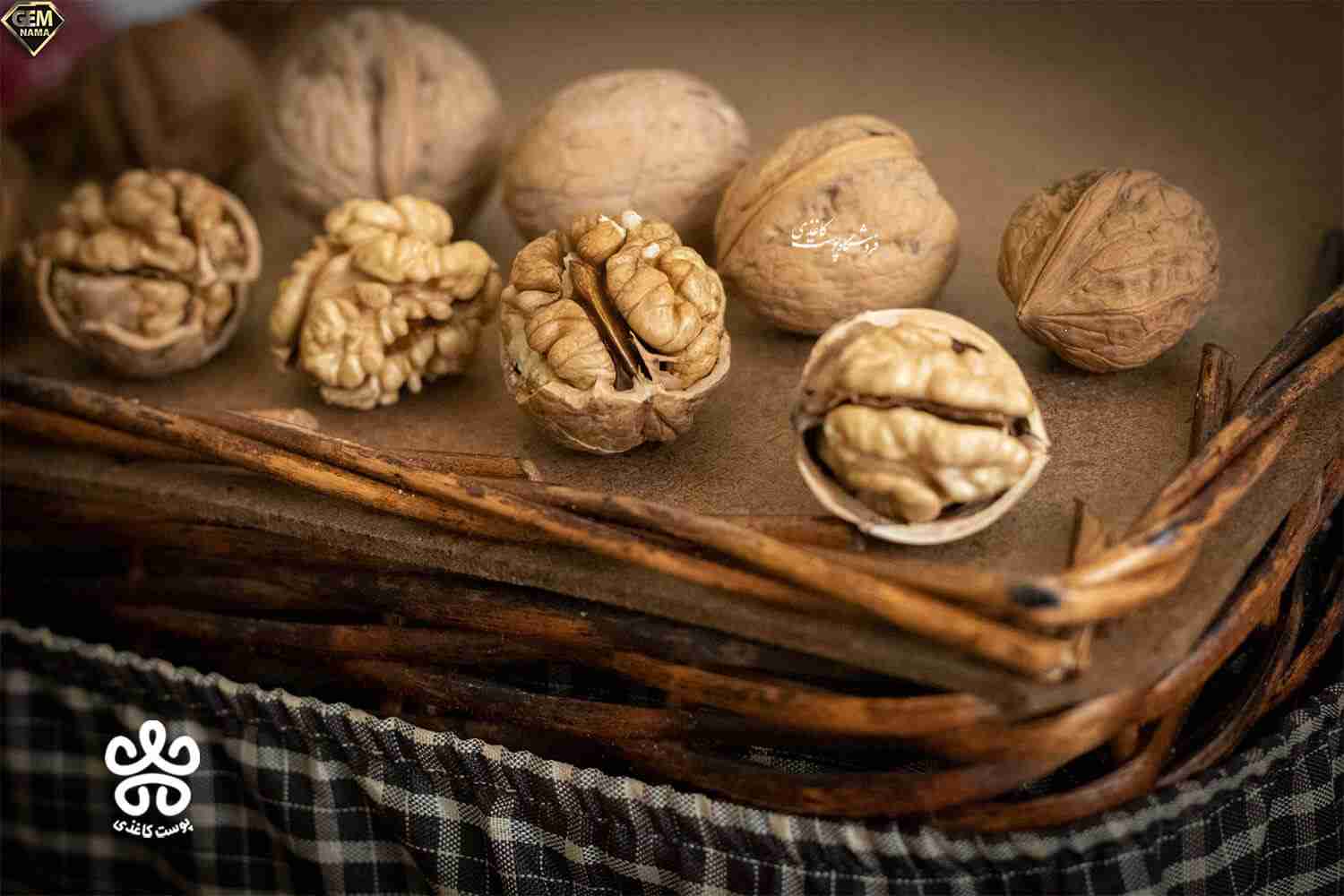 از بين بردن رنگ گردو روي دست